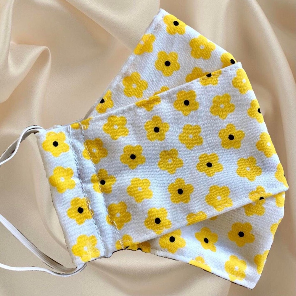 BOGOFREE Ditzy Daisy Face Mask